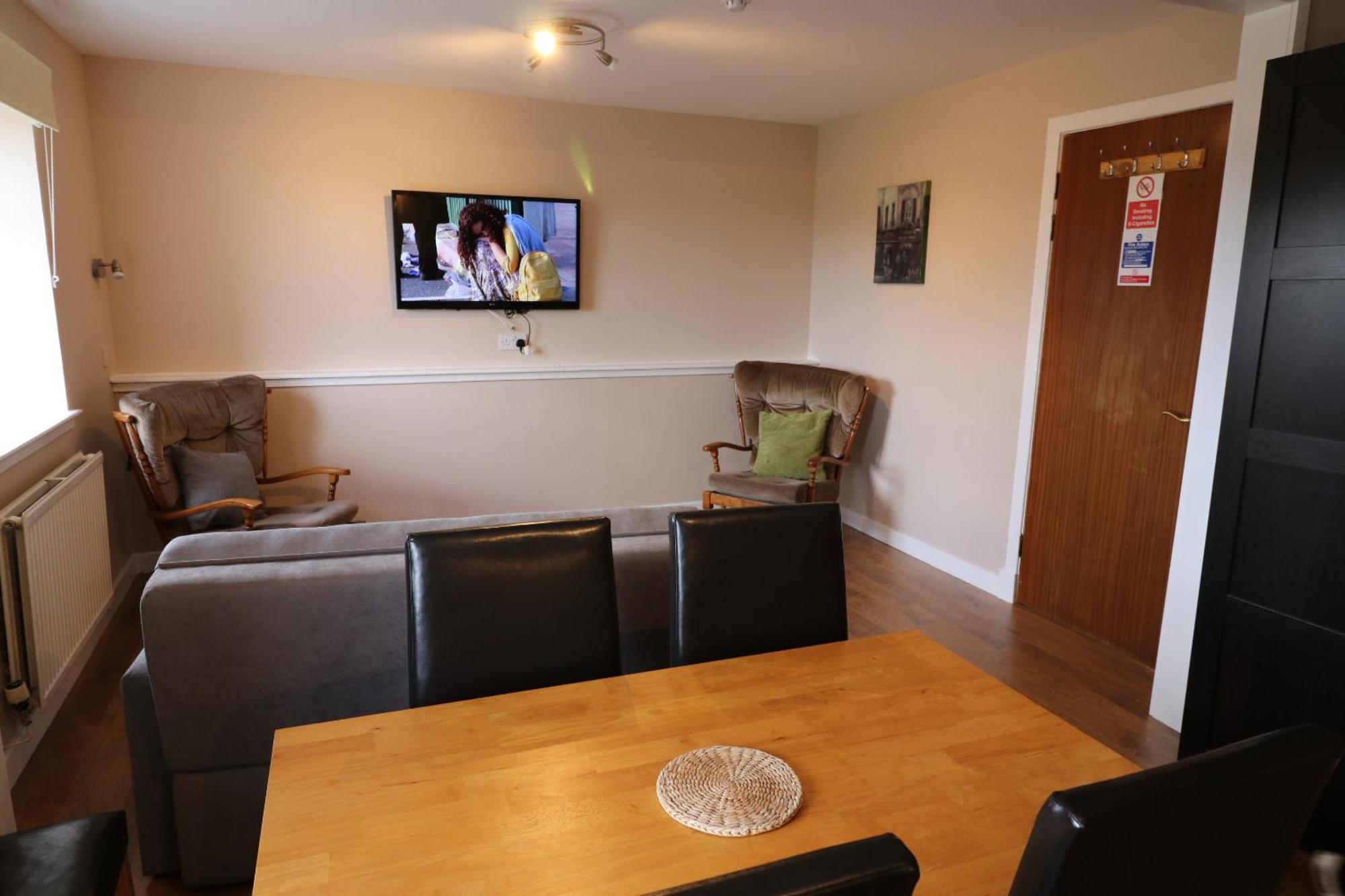 แบลร์เมนส์ เกสท์เฮาส์ Hotel Kirk of Shotts ภายนอก รูปภาพ