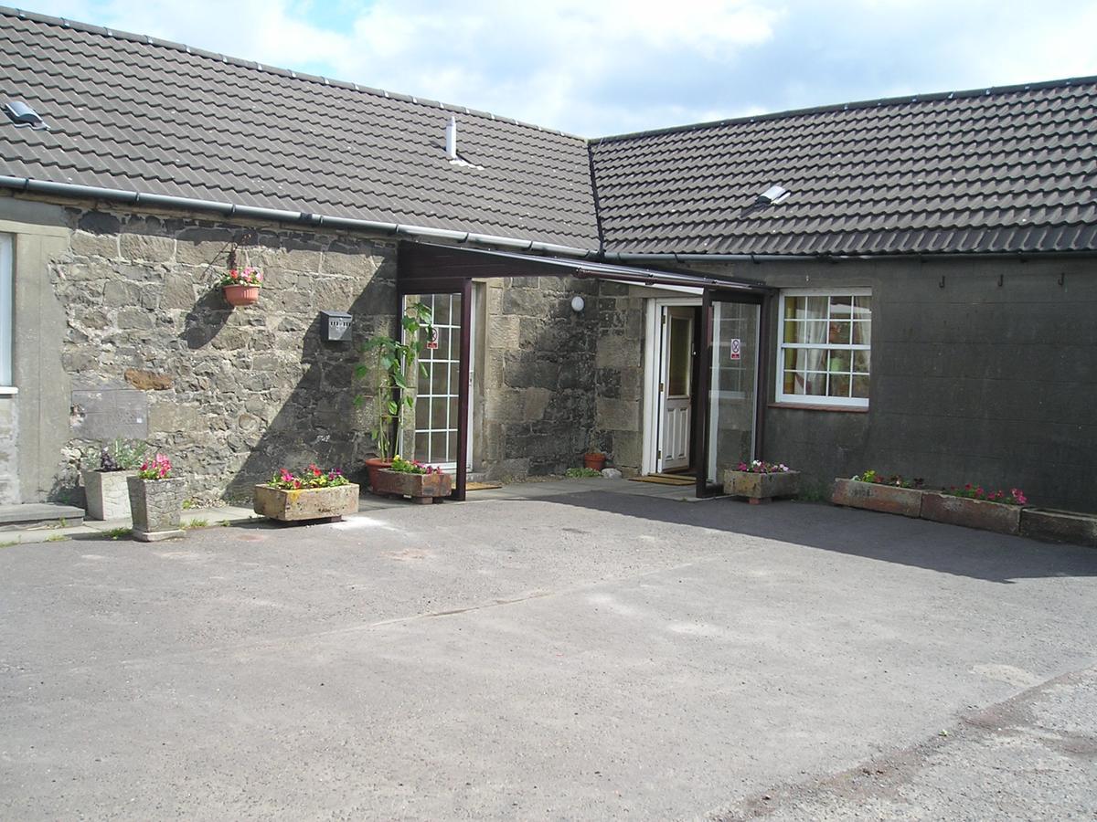 แบลร์เมนส์ เกสท์เฮาส์ Hotel Kirk of Shotts ภายนอก รูปภาพ