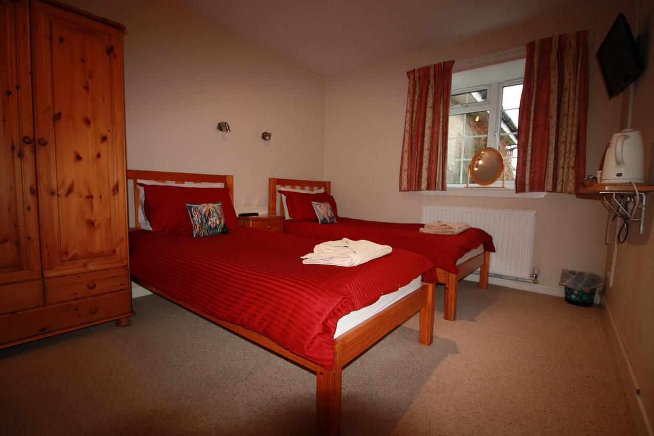 แบลร์เมนส์ เกสท์เฮาส์ Hotel Kirk of Shotts ภายนอก รูปภาพ